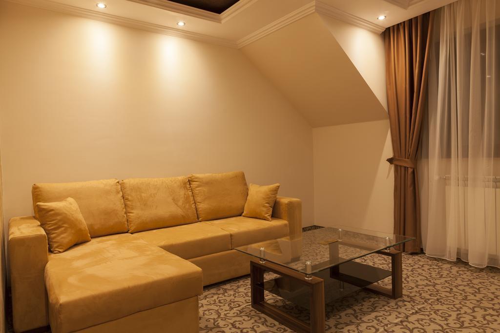 Allegria Hotel Alba Iulia Phòng bức ảnh
