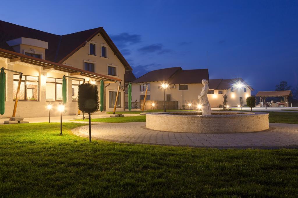 Allegria Hotel Alba Iulia Ngoại thất bức ảnh